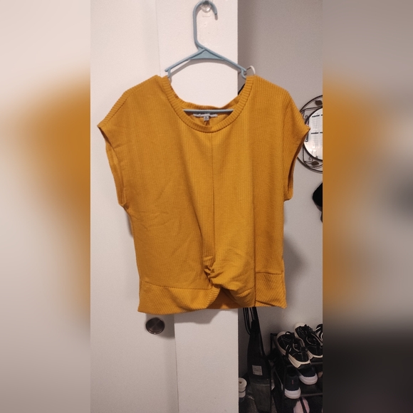 Two-piece top and pant - Picture 2 of 5